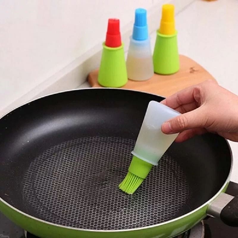 Portable Silicone Oil Bottle,Oil Brush With Squeeze Bottle, Silicone Bastry Brush Portable Silicone Oil Bottle,Oil Brush With Squeeze Bottle, Silicone Bastry Brush